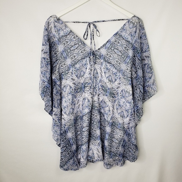 Bcbgeneration Blue White Chiffon Batwing Blouse - Picture 2 of 3